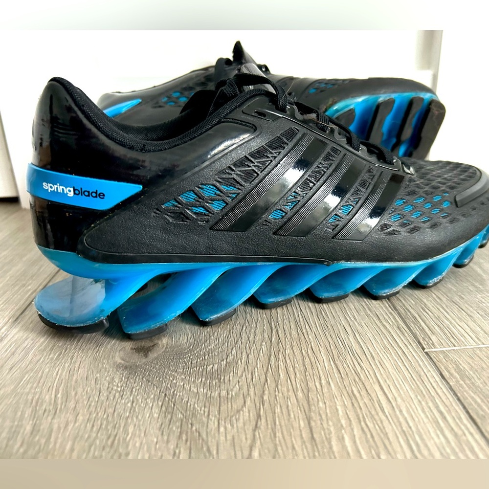 🔥HOST PICK🔥 Adidas SpringBlades Razor “Black Solar Blue” size:US8